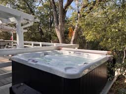Doe Cabin