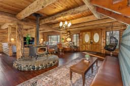 Little Creek Log House