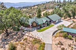 Skyline Lodge