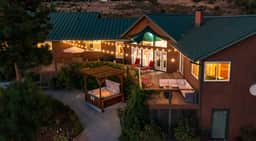 Skyline Lodge