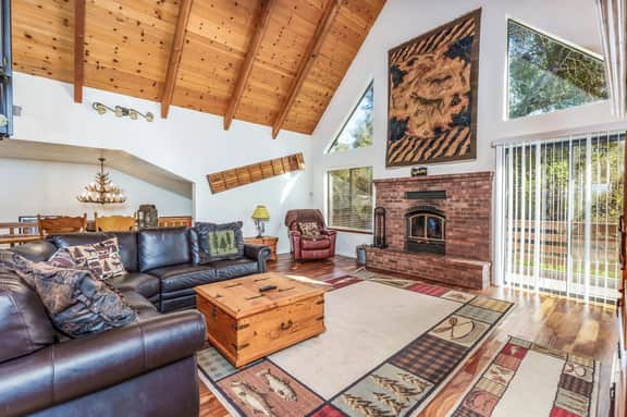 Stimboli Lodge