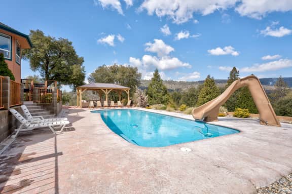 Yosemite Adventure House