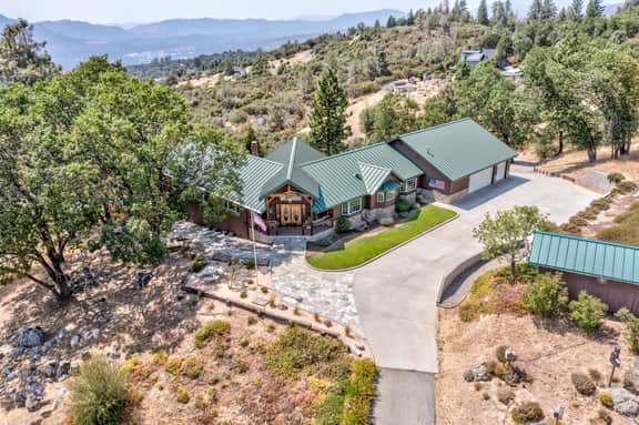 Skyline Lodge