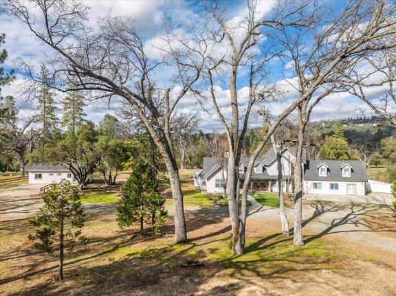 Cedar Creek Lodge