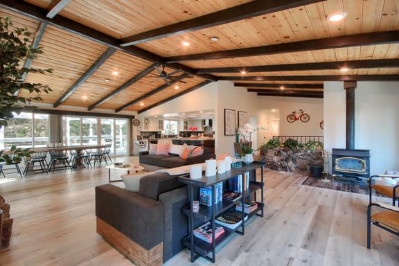 Doe Cabin
