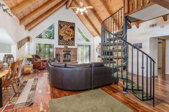 Stimboli Lodge