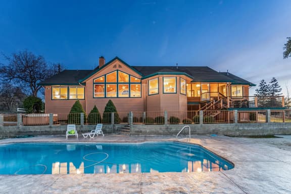 Yosemite Adventure House