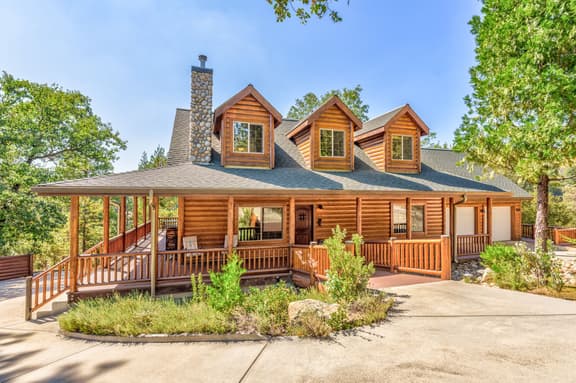Bass Lake Log Home